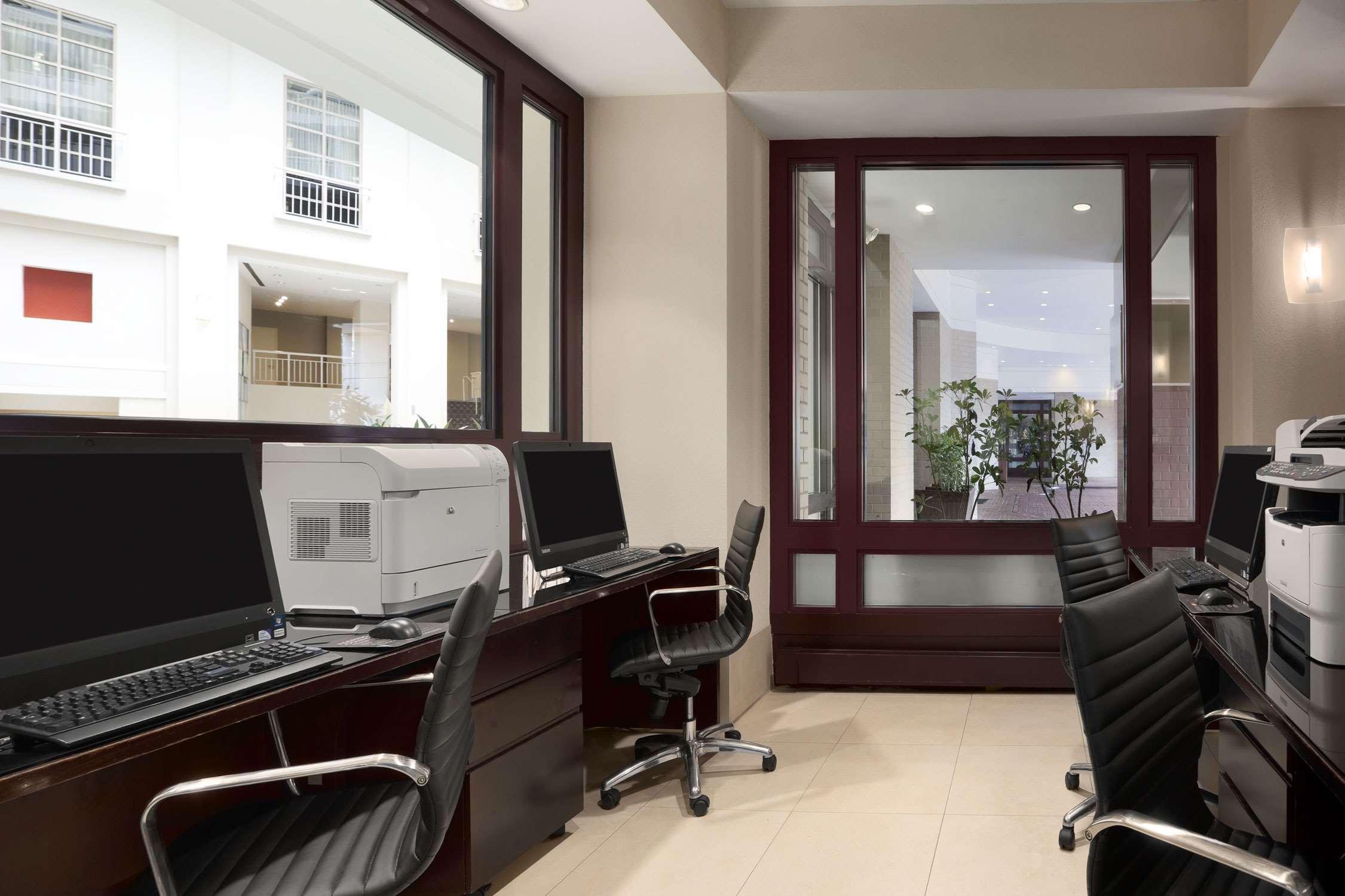 Embassy Suites By Hilton Alexandria Old Town Екстериор снимка