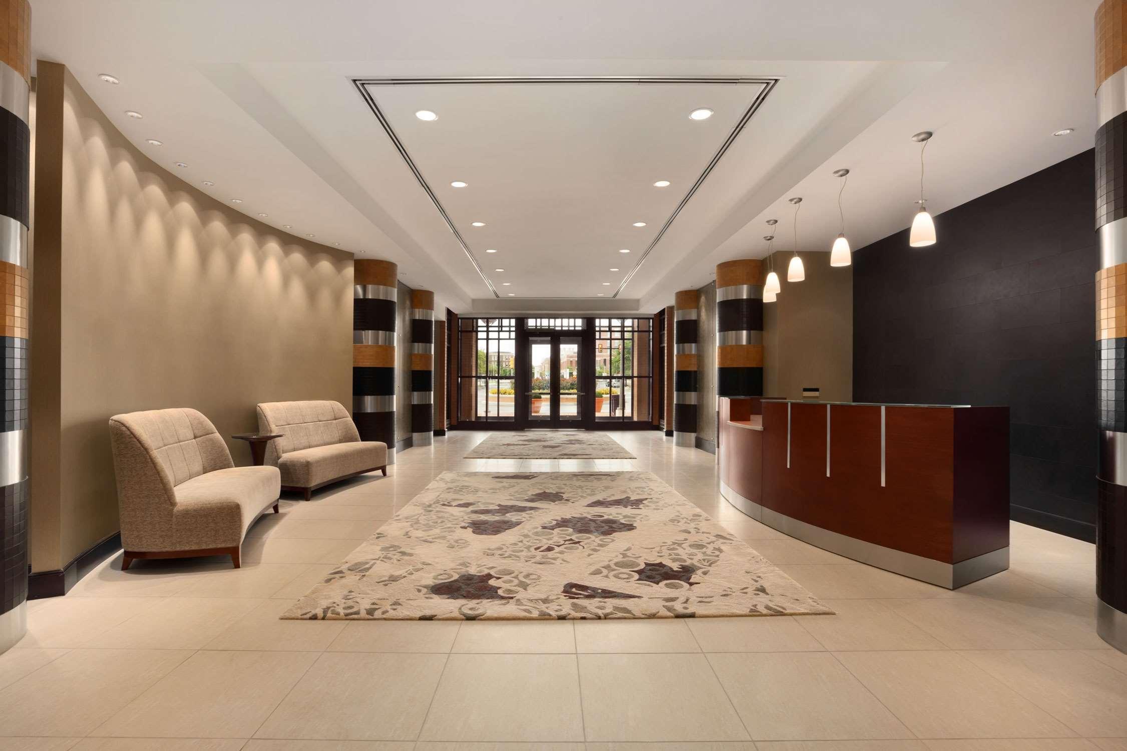 Embassy Suites By Hilton Alexandria Old Town Екстериор снимка