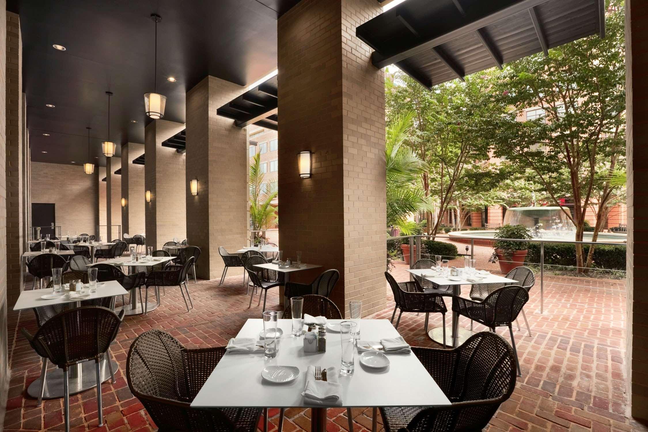 Embassy Suites By Hilton Alexandria Old Town Екстериор снимка