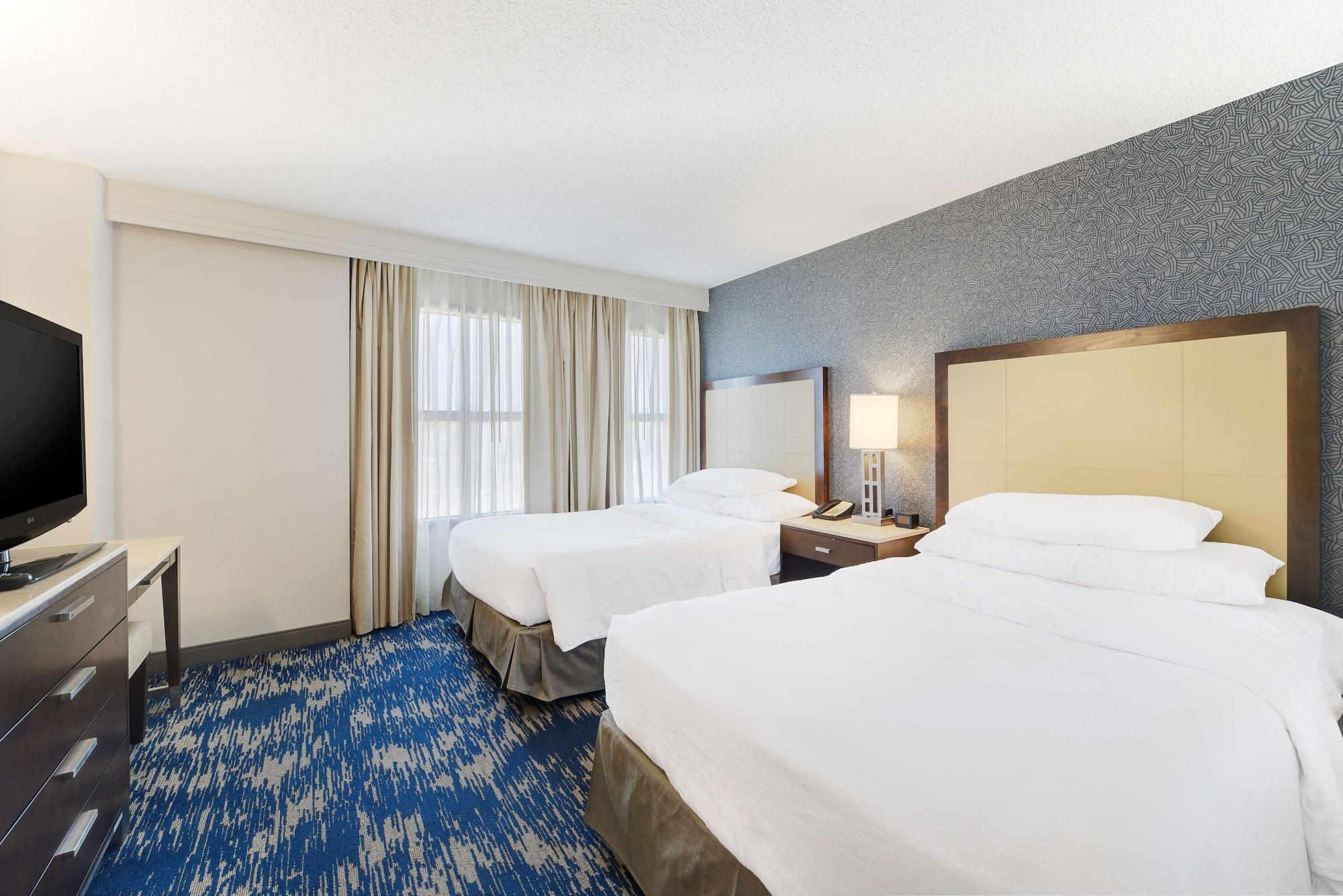 Embassy Suites By Hilton Alexandria Old Town Екстериор снимка