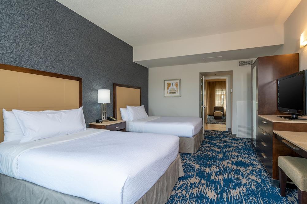 Embassy Suites By Hilton Alexandria Old Town Екстериор снимка