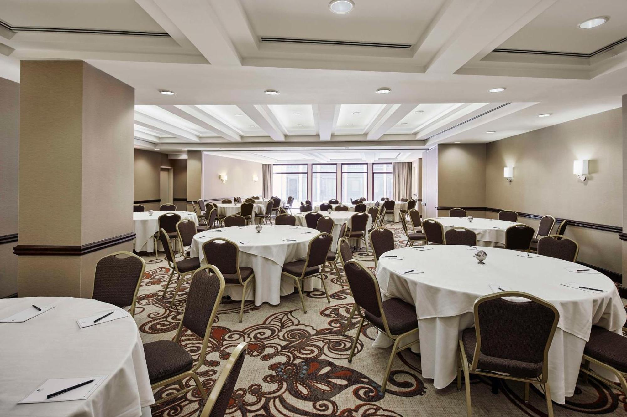 Embassy Suites By Hilton Alexandria Old Town Екстериор снимка