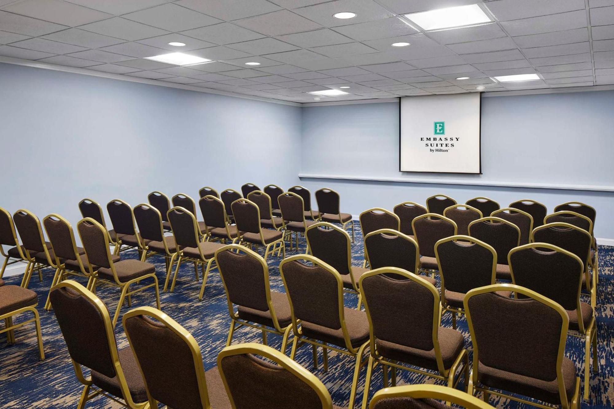 Embassy Suites By Hilton Alexandria Old Town Екстериор снимка