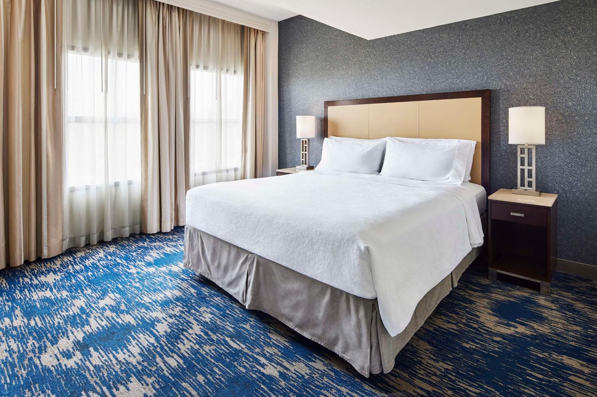 Embassy Suites By Hilton Alexandria Old Town Екстериор снимка